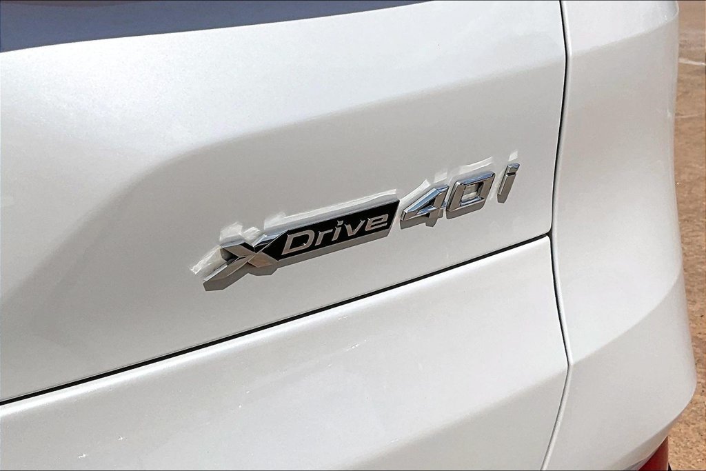 Used 2024 BMW X5 xDrive40i w/ Parking Assistance Package AWD/4WD image 31