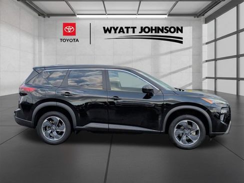 Used 2024 Nissan Rogue SV FWD image 7