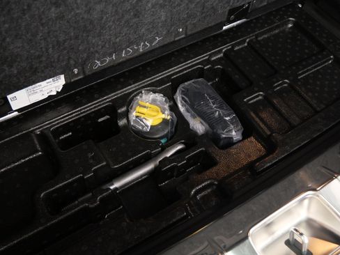 Used 2022 Mercedes-Benz Maybach GLS 600 4MATIC image 65