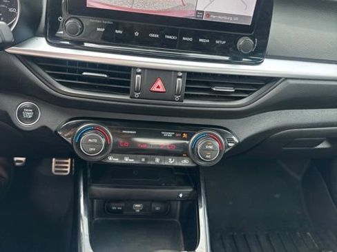 Used 2023 Kia Forte GT-Line w/ GT-Line Premium Package FWD image 16