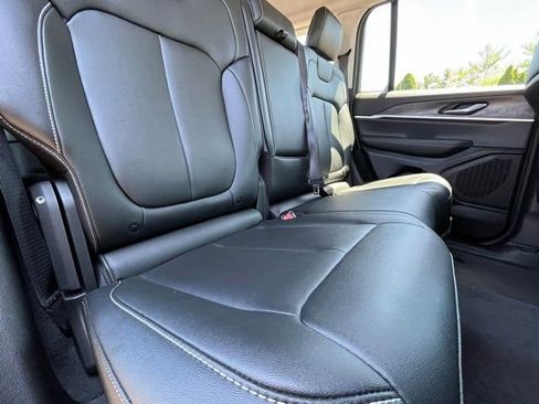 Used 2023 Jeep Grand Cherokee Limited AWD/4WD image 27