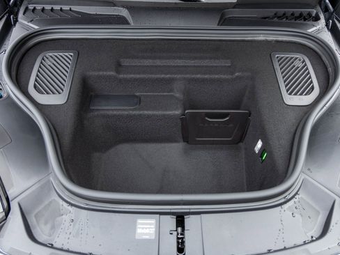 New 2025 Porsche Macan Turbo Electric AWD/4WD image 57