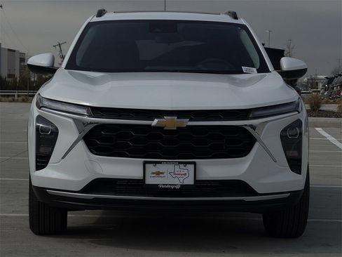 New 2026 Chevrolet Trax LT w/ Sunroof Package image 7