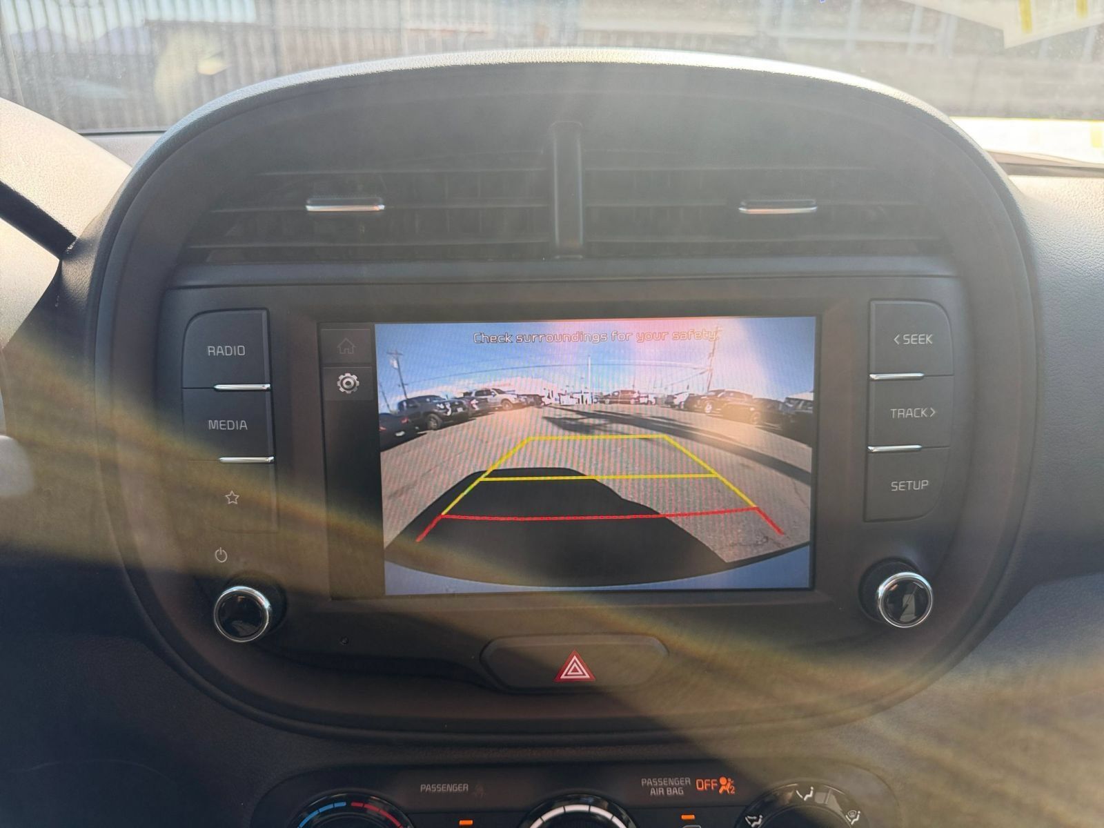 Used 2025 Kia Soul LX w/ LX Technology Package FWD image 21