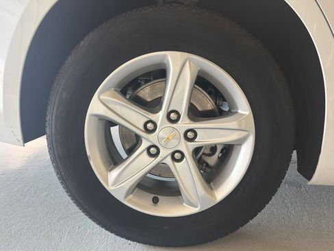 Used 2024 Chevrolet Malibu LT image 28