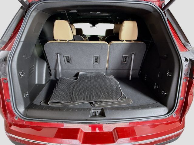 Used 2023 Chevrolet Traverse Premier AWD/4WD image 27