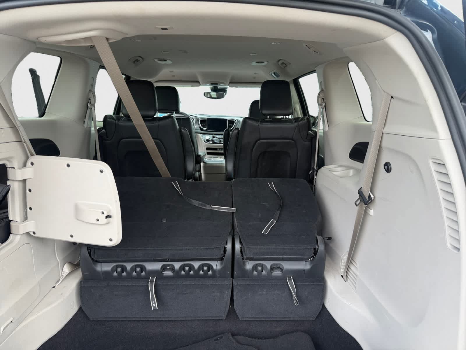 Used 2024 Chrysler Pacifica Limited FWD image 24
