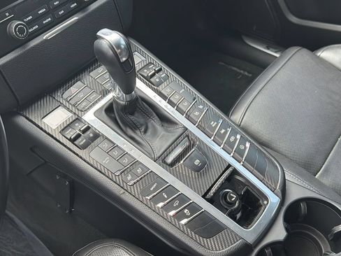 Used 2018 Porsche Macan GTS AWD/4WD image 32