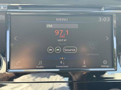 Used 2020 Nissan Rogue Sport S image 21