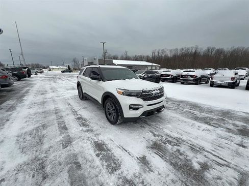 Certified 2023 Ford Explorer XLT w/ Equipment Group 202A image 8