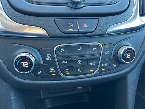 Used 2022 Chevrolet Equinox LT image 23