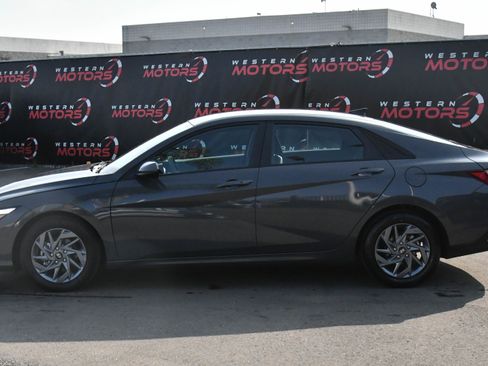 Used 2024 Hyundai Elantra SEL image 4