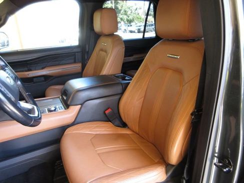 Certified 2022 Ford Expedition Max Platinum image 11