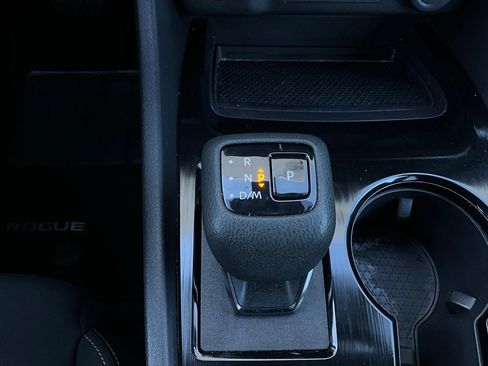 Used 2023 Nissan Rogue S image 22