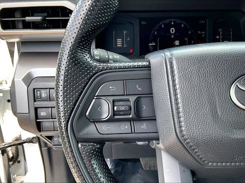 Used 2025 Toyota Tacoma SR5 AWD/4WD image 14
