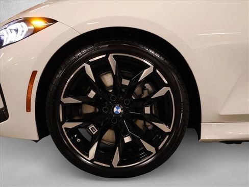 Used 2026 BMW 330i xDrive Sedan w/ M Sport Package AWD/4WD image 10