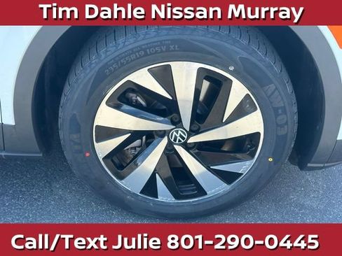 Used 2023 Volkswagen ID.4 Pro AWD/4WD image 14