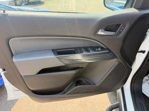 Used 2015 Chevrolet Colorado Z71 AWD/4WD image 15