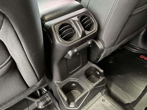Used 2019 Jeep Wrangler Unlimited Sport S image 14