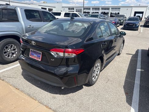 Used 2024 Toyota Corolla LE FWD image 4