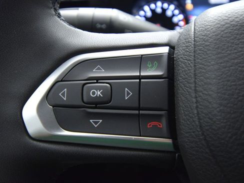 Used 2024 Jeep Compass Latitude AWD/4WD image 35