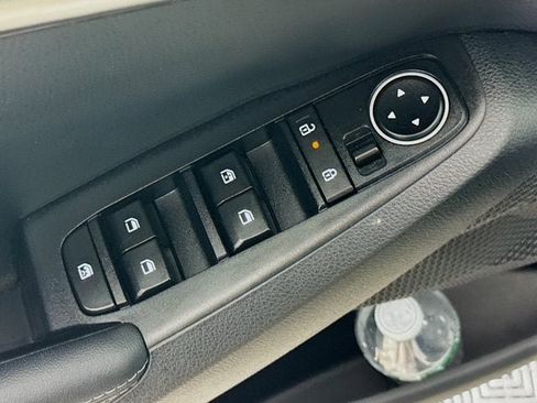 Certified 2024 Kia Seltos EX AWD/4WD image 18