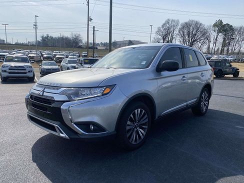 Used 2019 Mitsubishi Outlander ES image 3
