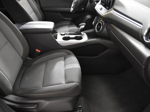 Used 2025 Chevrolet Blazer LT FWD image 35