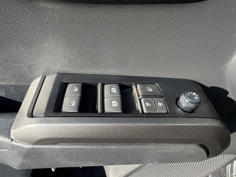 Used 2023 Toyota Tacoma TRD Off-Road AWD/4WD image 14