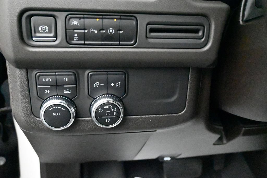 Used 2023 GMC Yukon XL SLT AWD/4WD image 12