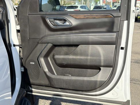 Used 2023 Chevrolet Suburban Premier image 28