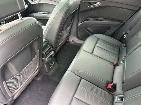 Used 2022 Audi Q4 e-tron Premium Plus w/ Premium Plus AWD/4WD image 4