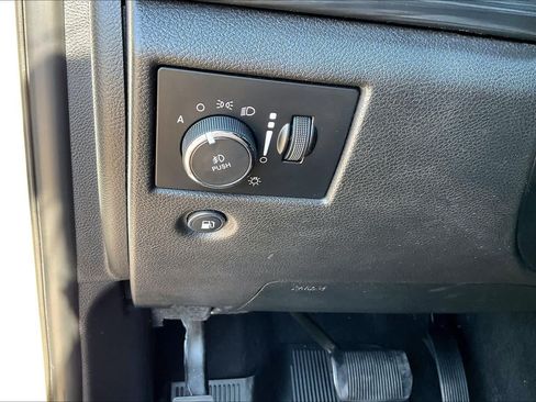 Used 2019 Jeep Grand Cherokee Altitude RWD image 33