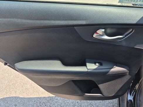 Used 2020 Kia Forte LXS FWD image 15