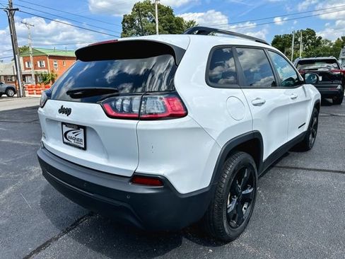 Used 2019 Jeep Cherokee Latitude Plus FWD image 8