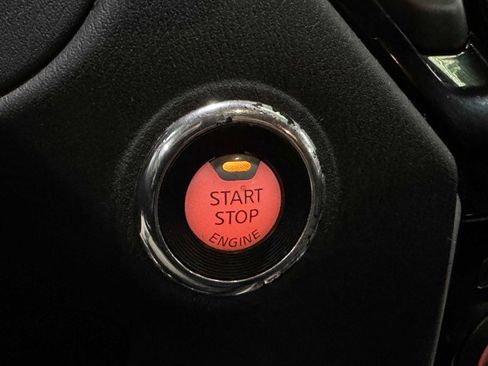 Used 2019 Nissan Pathfinder SV image 23