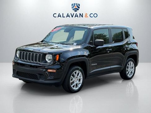 Used 2023 Jeep Renegade Latitude AWD/4WD image 3