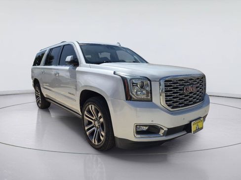 Used 2018 GMC Yukon XL Denali w/ Denali Ultimate Package AWD/4WD image 7