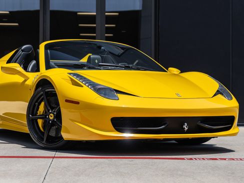 Used 2015 Ferrari 458 Spider RWD image 6