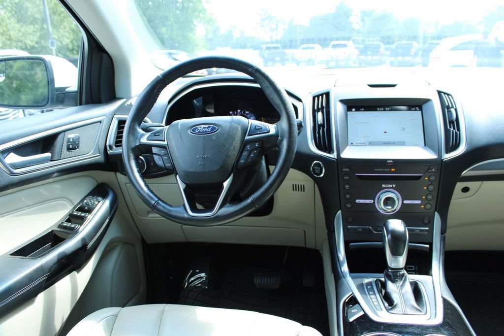 Used 2018 Ford Edge Titanium w/ Technology Package FWD image 15