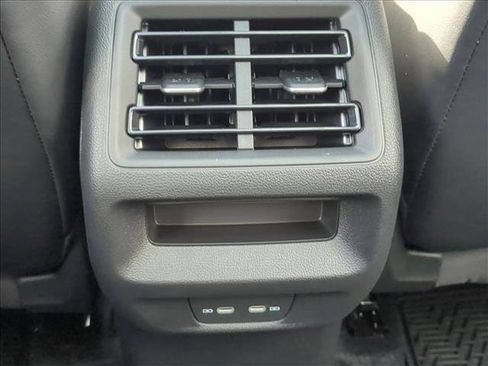 New 2026 Volkswagen Tiguan SE image 23