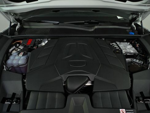 New 2026 Porsche Cayenne AWD/4WD image 33