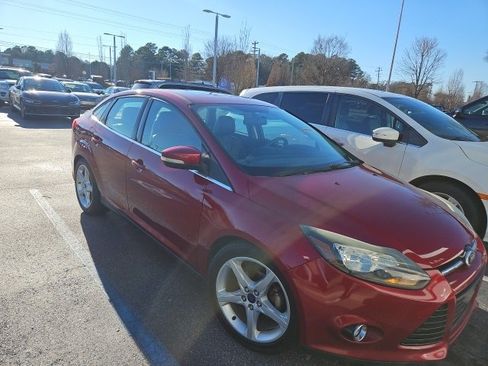 Used 2014 Ford Focus Titanium image 3