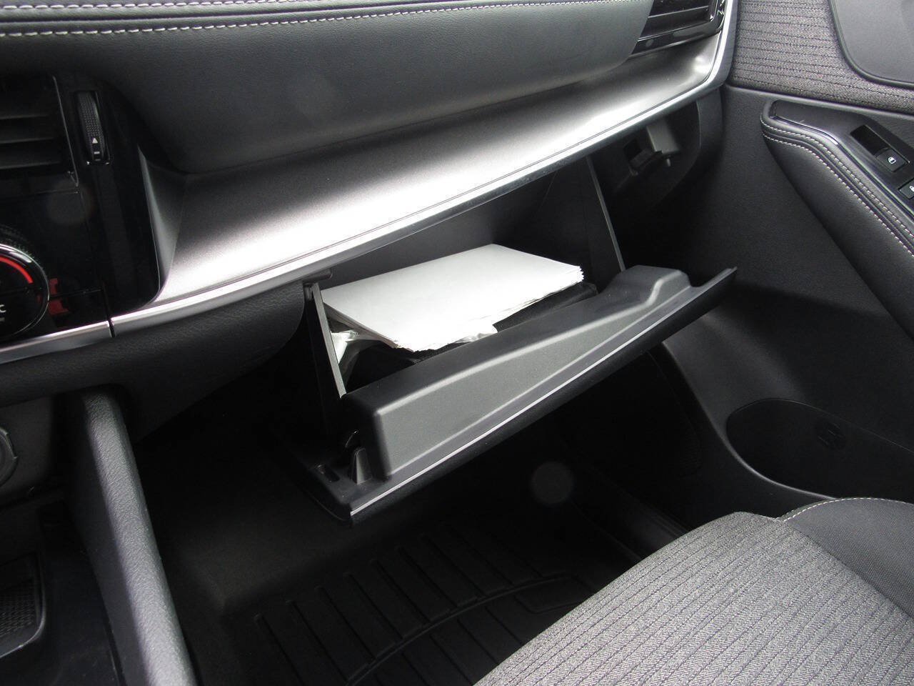 Used 2021 Nissan Rogue SV FWD image 33
