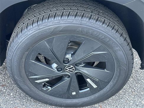 New 2026 Volkswagen Taos S image 11