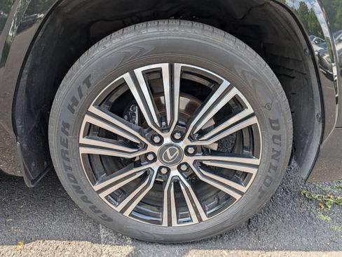 Used 2025 Lexus LX 700h Luxury AWD/4WD image 6
