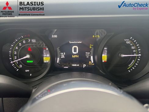 Used 2025 Jeep Wrangler Unlimited Sahara w/ Safety Group AWD/4WD image 23
