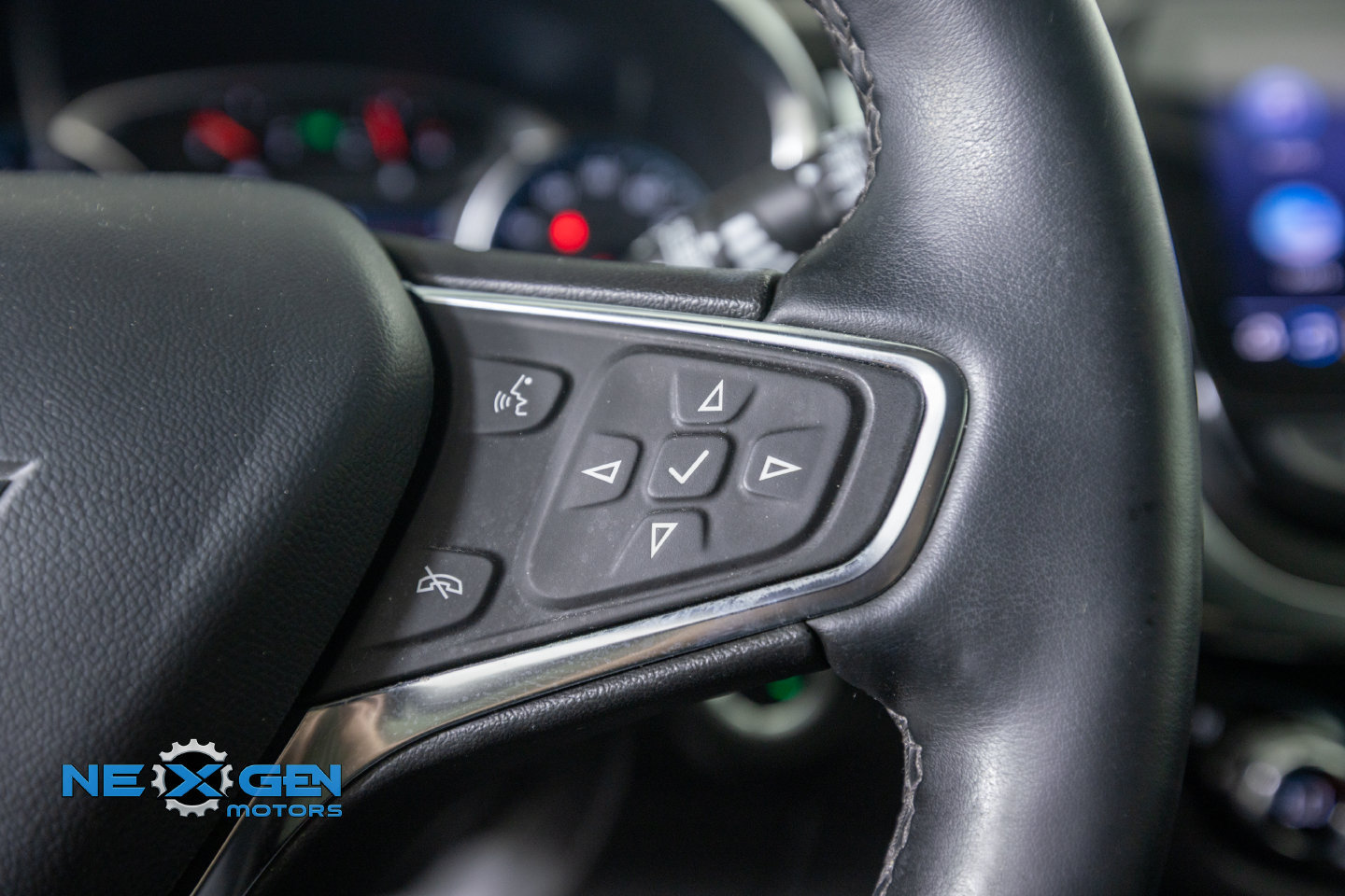 Used 2024 Chevrolet Equinox Premier AWD/4WD image 16