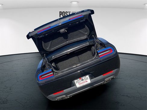 Used 2019 Dodge Challenger SXT image 13