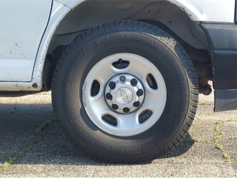 Used 2021 Chevrolet Express 2500 w/ Driver Convenience Package image 9